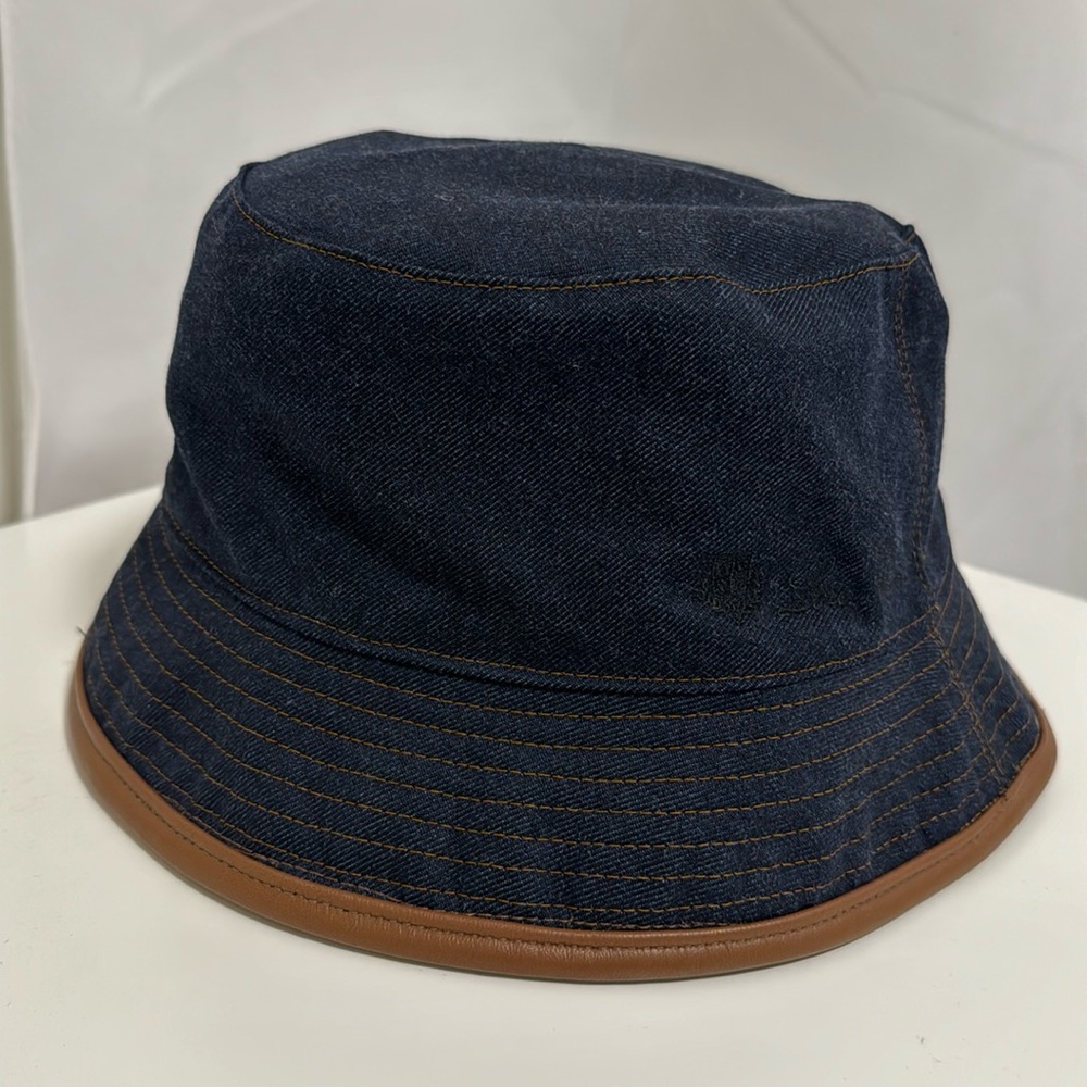 *NEW* LORO PIANA Men’s Denim Style Bucket Hat
Size XL